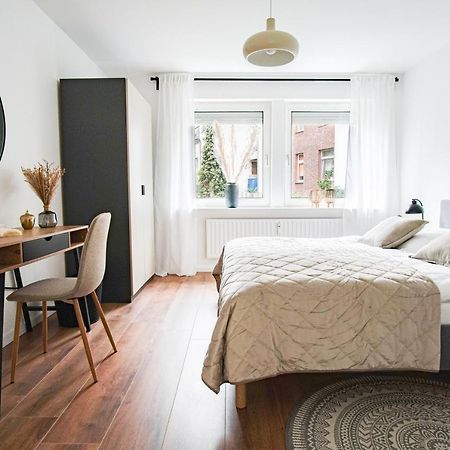 Homefy Bright And Cozy Holiday Apartment - Washer & Dryer - Free Parking Essen Esterno foto